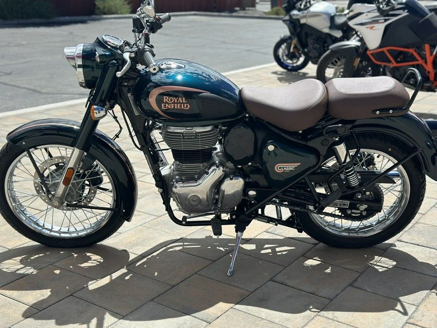 2023 Royal Enfield Classic 350 Halcyon Green