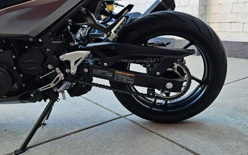 2021 Kawasaki Ninja 400 Metallic Graphite GrayMetallic Magneti