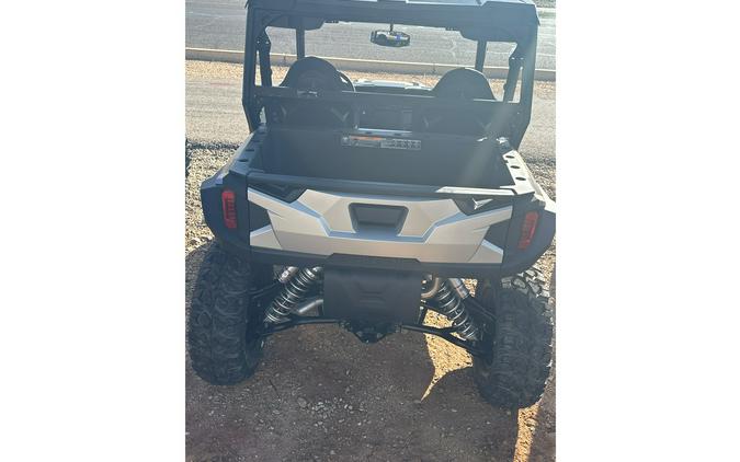 2024 Polaris Industries GENERAL XP 1000 ULTIMATE - M SILVER QUARTZ Ultimate