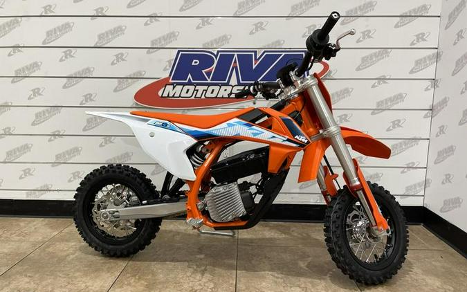 2023 KTM SX-E 3 First Look [Just In Time For Christmas]