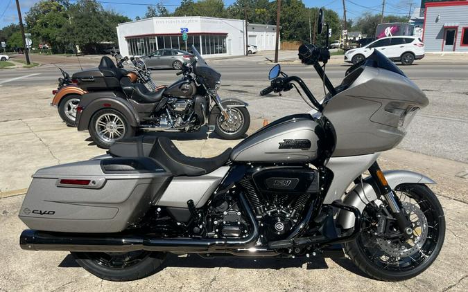 2023 Harley-Davidson CVO™ Road Glide Dark Platinum w/ Pinstripe