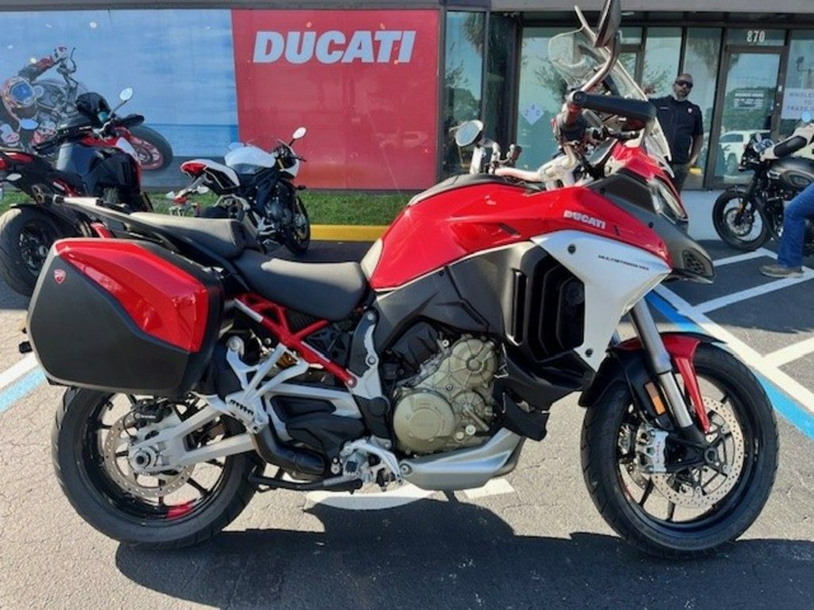 2022 Ducati Multistrada V4S Ducati Red / Alloy Wheels