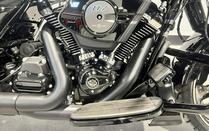 2025 Harley-Davidson® Street Glide® Vivid Black FLHX