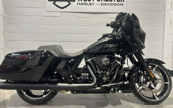 2025 Harley-Davidson® Street Glide® Vivid Black FLHX