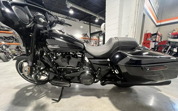 2025 Harley-Davidson® Street Glide® Vivid Black FLHX