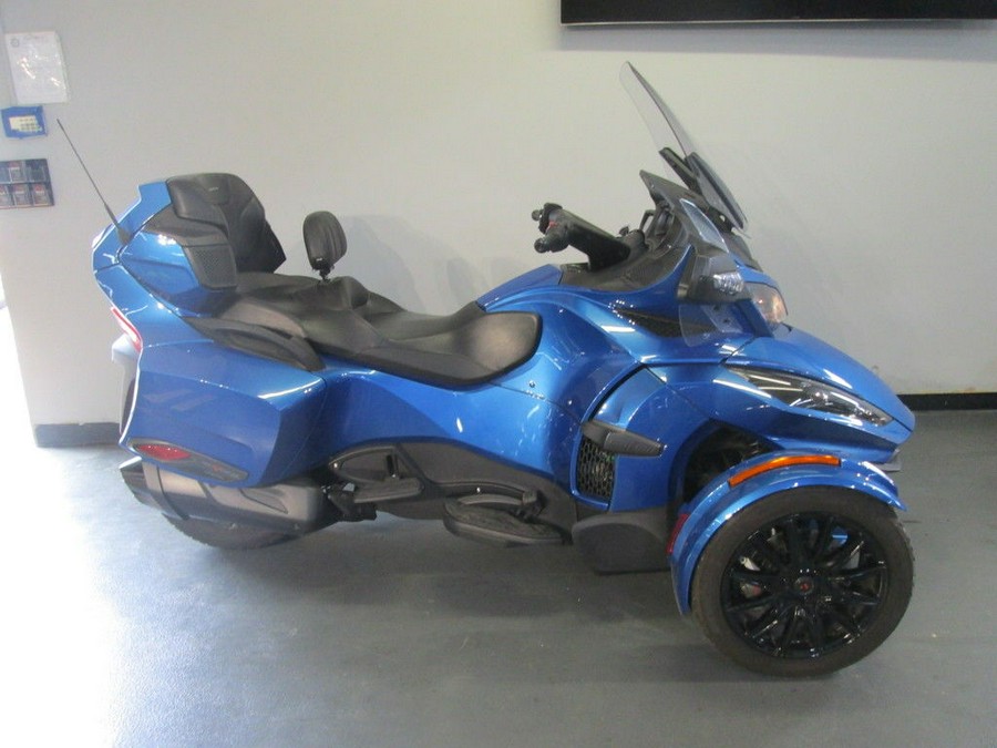 2018 Can-Am® Spyder® RT Limited Dark