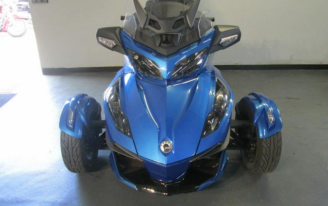 2018 Can-Am® Spyder® RT Limited Dark