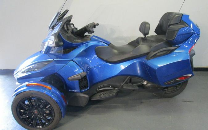 2018 Can-Am® Spyder® RT Limited Dark