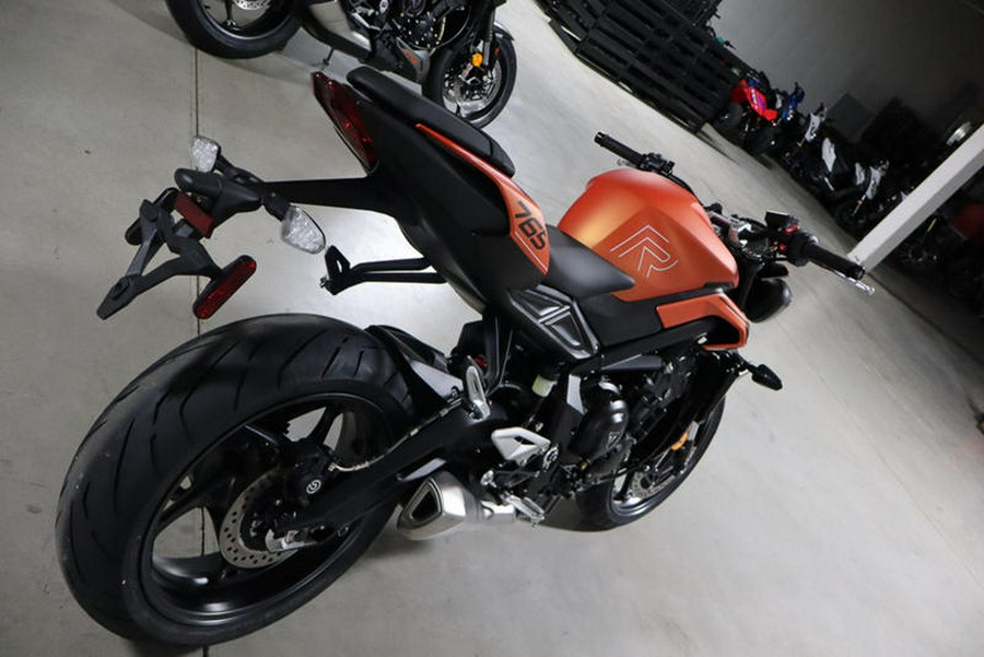 2025 Triumph Street Triple 765 R Matte Baja Orange