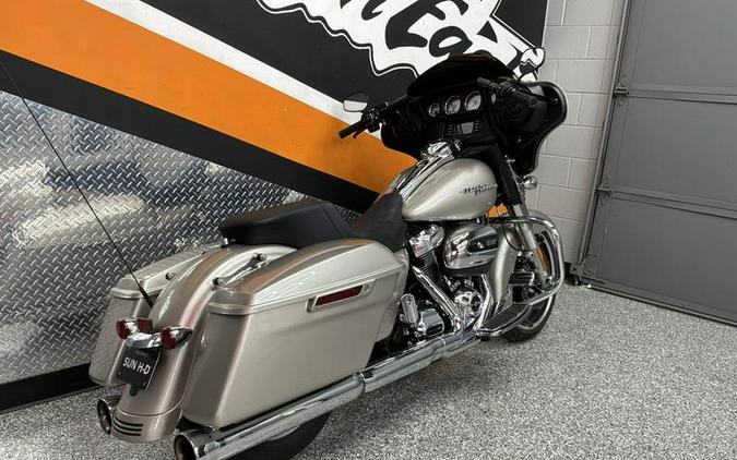 2018 Harley-Davidson® FLHX - Street Glide®