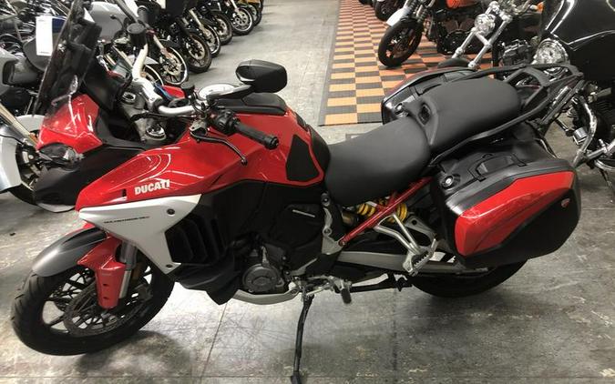 2022 Ducati Multistrada V4S Ducati Red / Alloy Wheels