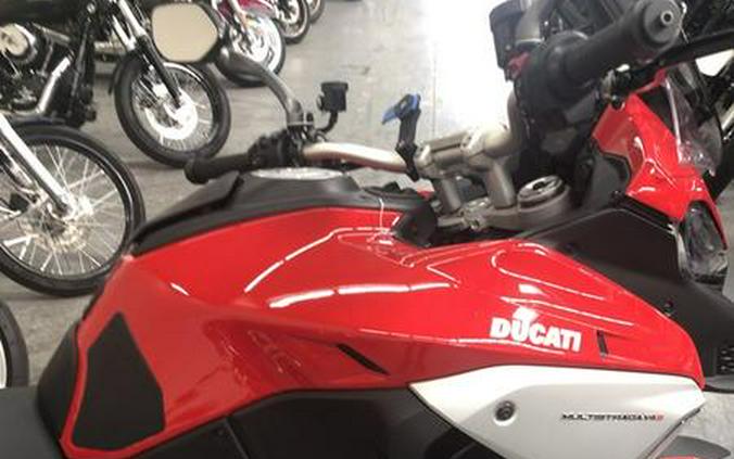 2022 Ducati Multistrada V4S Ducati Red / Alloy Wheels