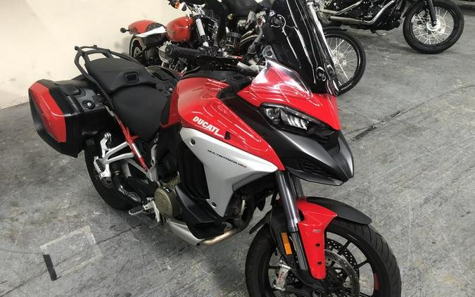 2022 Ducati Multistrada V4S Ducati Red / Alloy Wheels