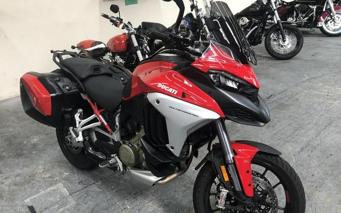 2022 Ducati Multistrada V4S Ducati Red / Alloy Wheels