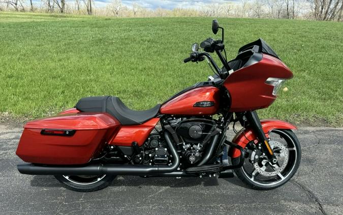 2024 Harley-Davidson Road Glide® Whiskey Fire - Black Finish