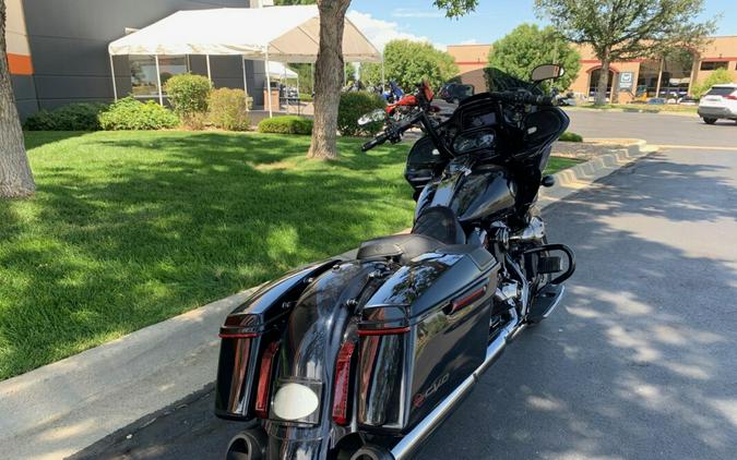 2022 Harley-Davidson CVO™ Road Glide Blue Steel