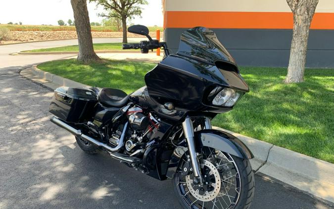 2022 Harley-Davidson CVO™ Road Glide Blue Steel