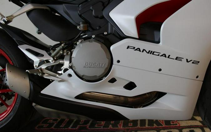 2021 Ducati Panigale V2 White Rosso Livery