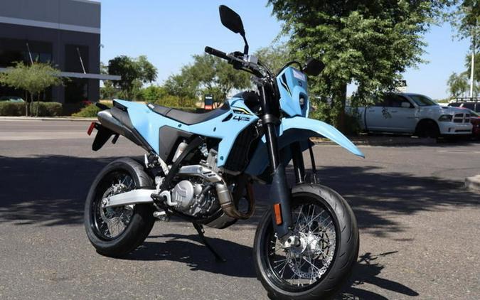 2025 Suzuki DR-Z 4SM