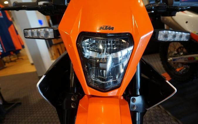 2025 KTM 390 SMC R