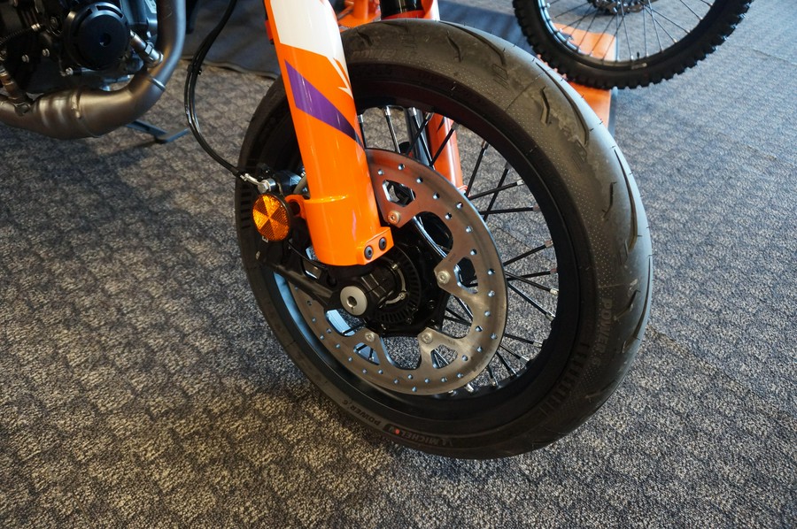 2025 KTM 390 SMC R