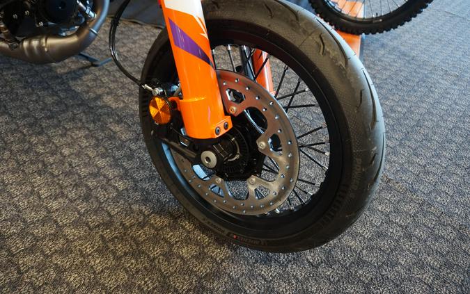 2025 KTM 390 SMC R