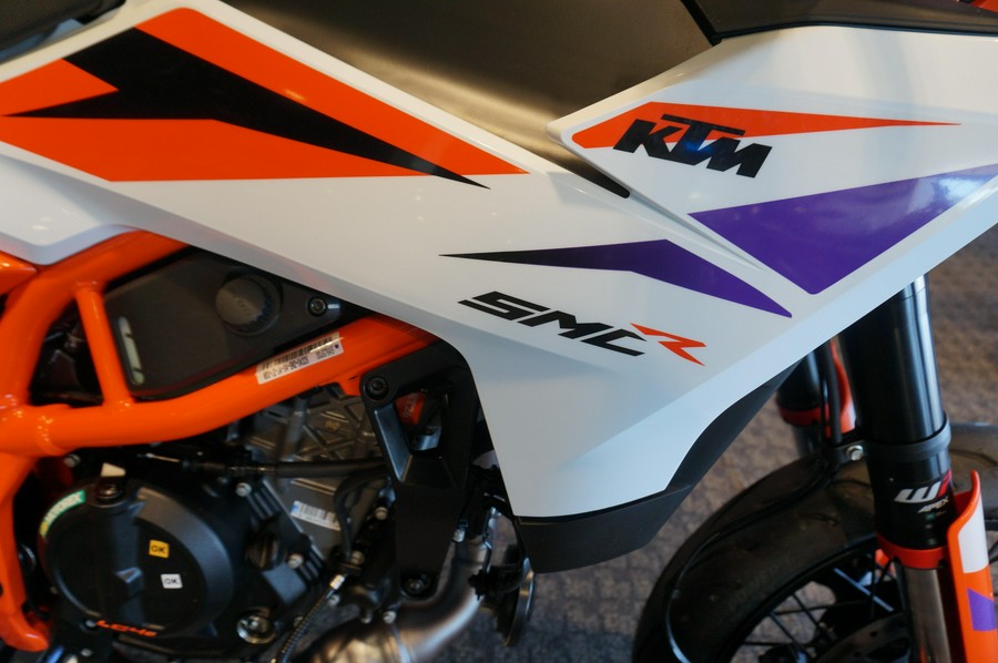 2025 KTM 390 SMC R