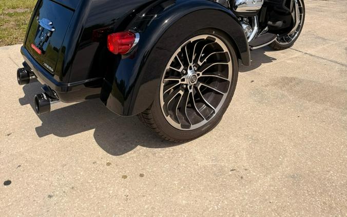 FLHTCUTG 2025 Tri Glide Ultra