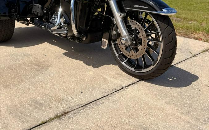 FLHTCUTG 2025 Tri Glide Ultra