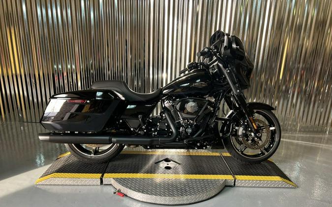 2025 Harley-Davidson FLHX - Street Glide
