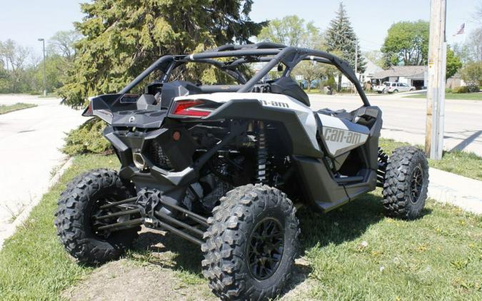 2024 Can-Am Maverick X3 RS Turbo Catalyst Gray