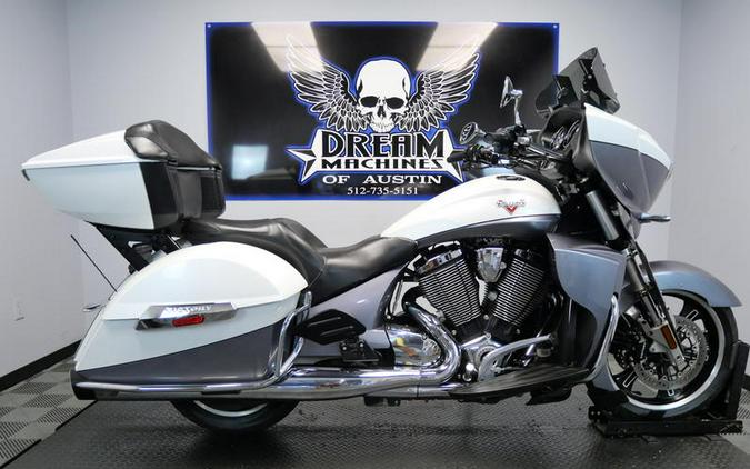 2016 Victory Motorcycles® Cross Country Tour® Two-Tone White Pearl and Gray