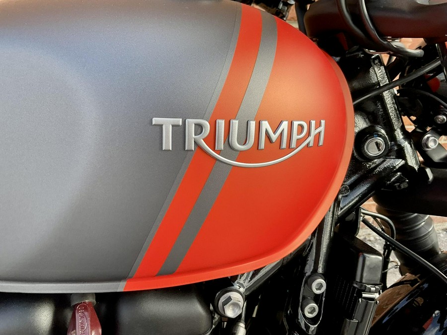 2025 Triumph Bonneville Bobber