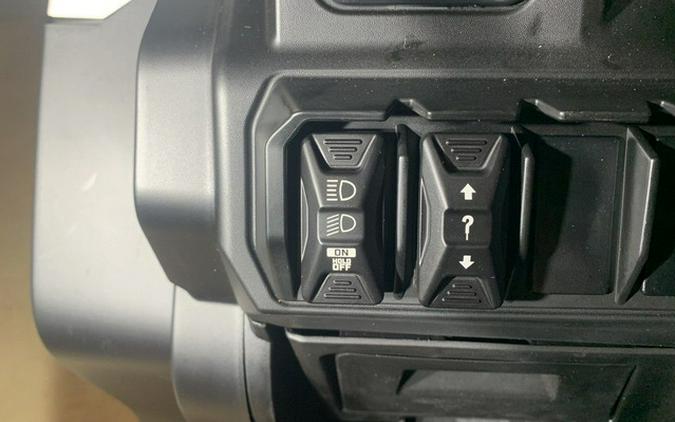 2026 Can-Am Defender MAX Limited HD11