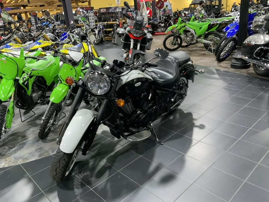 2022 Kawasaki Vulcan® 900 Classic