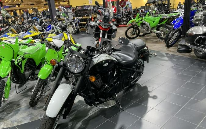 2022 Kawasaki Vulcan® 900 Classic