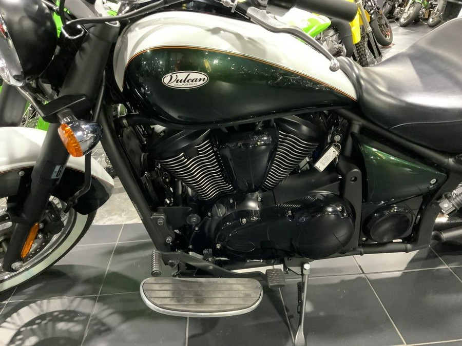 2022 Kawasaki Vulcan® 900 Classic