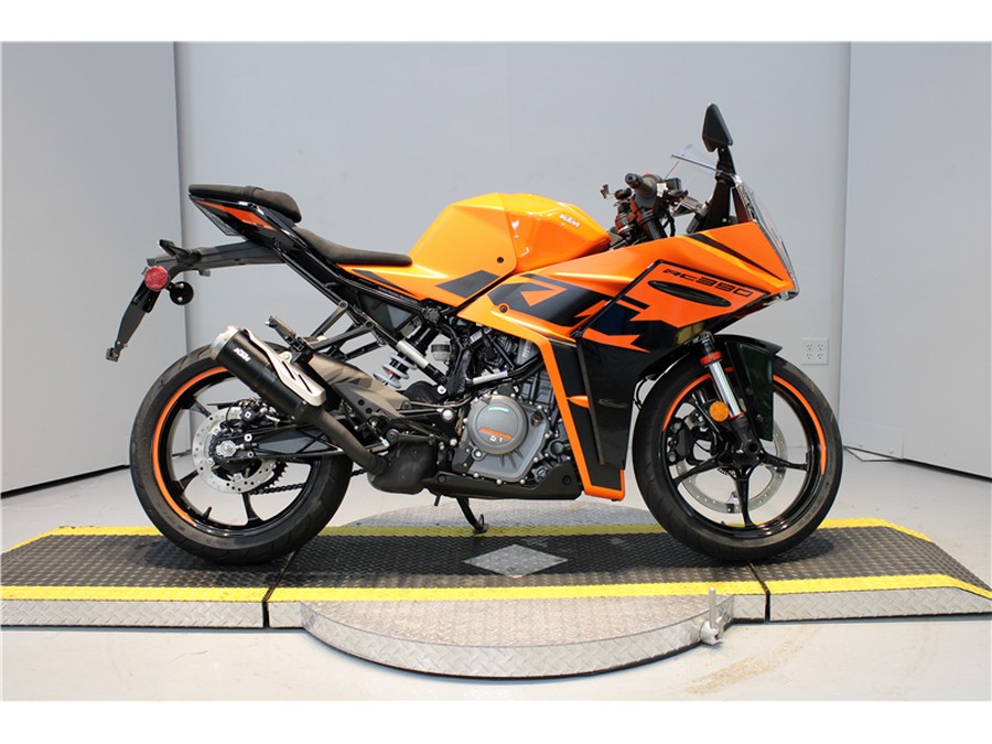 2022 KTM RC390