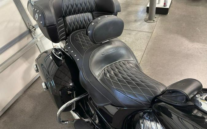 2019 Indian Roadmaster Thunder Black