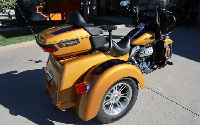 2023 Harley-Davidson Tri Glide Ultra FLHTCUTG