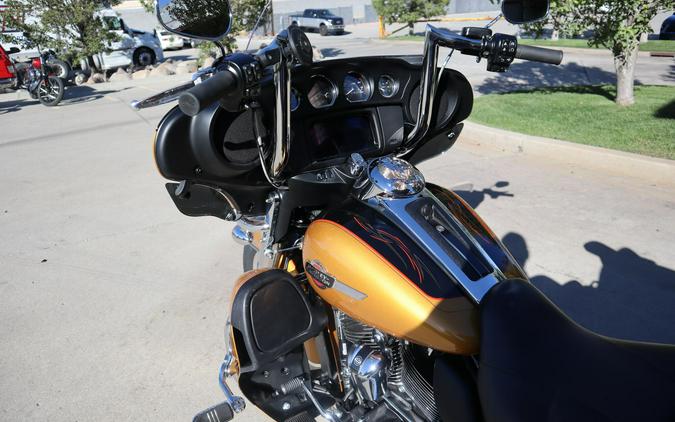 2023 Harley-Davidson Tri Glide Ultra FLHTCUTG