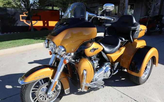 2023 Harley-Davidson Tri Glide Ultra FLHTCUTG