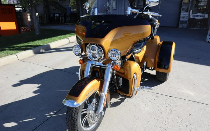 2023 Harley-Davidson Tri Glide Ultra FLHTCUTG