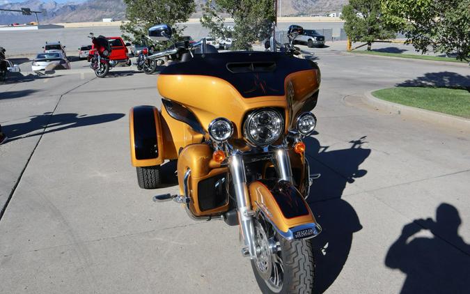 2023 Harley-Davidson Tri Glide Ultra FLHTCUTG