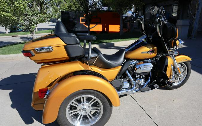 2023 Harley-Davidson Tri Glide Ultra FLHTCUTG