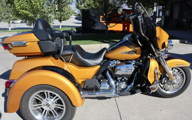 2023 Harley-Davidson Tri Glide Ultra FLHTCUTG