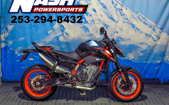 2023 KTM 890 Duke R