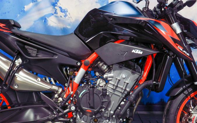 2023 KTM 890 Duke R