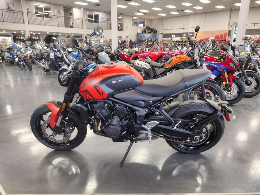 2023 Triumph Trident 660 Matte Baja Orange / Matte Storm Grey