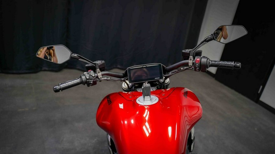 2026 Ducati XDiavel V4 Burning Red